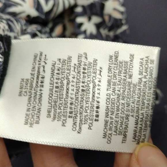 BCBG Max Azria Haidi Long Sleeve Silky Print Maternity Top size Small - Picture 14 of 15